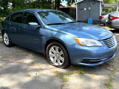 Used 2011 Chrysler 200 Touring image 12