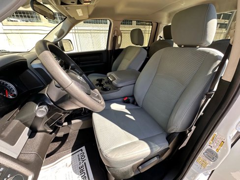 Used 2018 RAM 2500 Tradesman w/ Chrome Appearance Group image 9