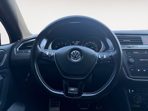 Used 2021 Volkswagen Tiguan SE R-Line image 10