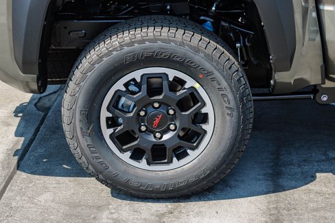 New 2025 Toyota Tacoma TRD Off-Road image 12