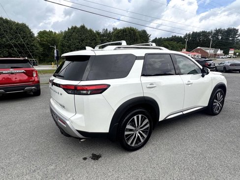 Used 2022 Nissan Pathfinder Platinum image 6