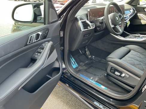 New 2026 BMW X5 M60i image 31
