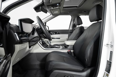 Used 2024 Kia Carnival SX Prestige image 14