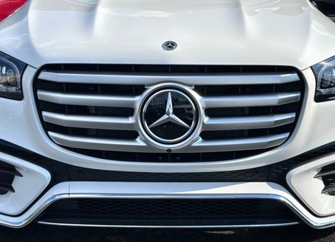 New 2026 Mercedes-Benz GLS 450 4MATIC image 3