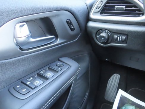 New 2026 Chrysler Pacifica Select image 30