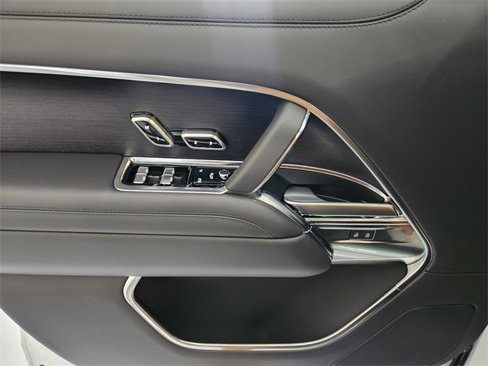 New 2025 Land Rover Range Rover SE image 22