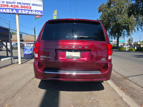 Used 2017 Dodge Grand Caravan SXT image 4