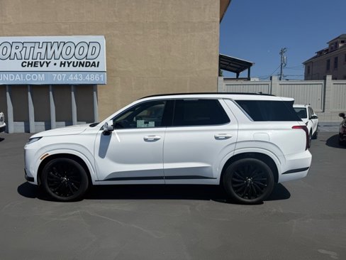 Used 2024 Hyundai Palisade Calligraphy image 2