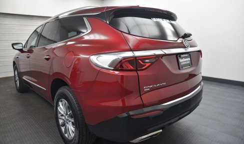 Used 2024 Buick Enclave Premium image 3