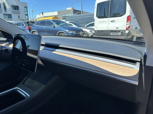 Used 2023 Tesla Model 3 Standard Range image 14