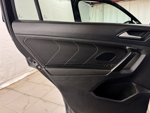 Used 2023 Volkswagen Tiguan SE R-Line image 16