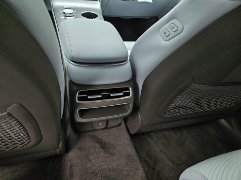 New 2026 Genesis GV70 2.5T Advanced image 17