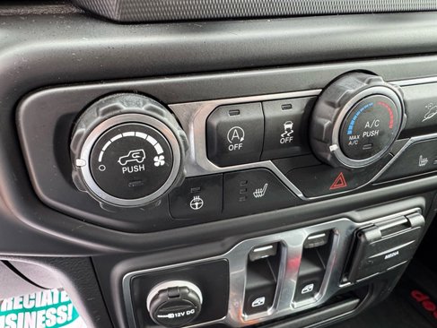 Used 2019 Jeep Wrangler Sport image 16