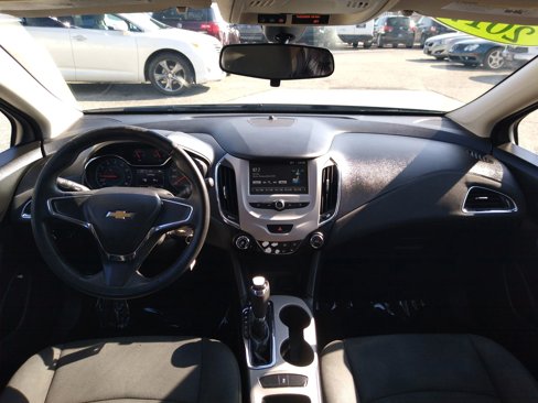 Used 2017 Chevrolet Cruze LS image 15