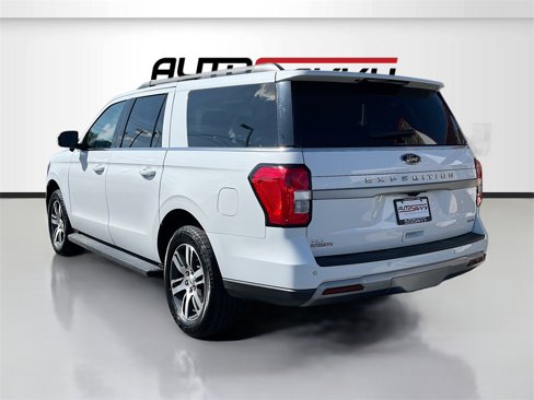 Used 2024 Ford Expedition Max XLT image 5