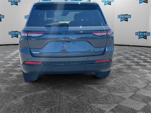 Certified 2023 Jeep Grand Cherokee Altitude image 5