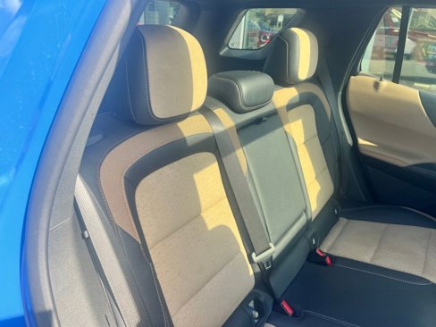 Used 2025 Chevrolet Equinox ACTIV w/ Safety and Technology Package image 33