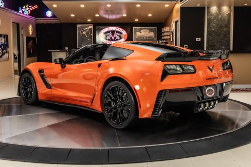 Used 2019 Chevrolet Corvette Z06 w/ Z07 Performance Package image 17