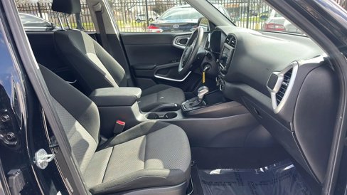 Used 2022 Kia Soul LX w/ Technology Package image 17