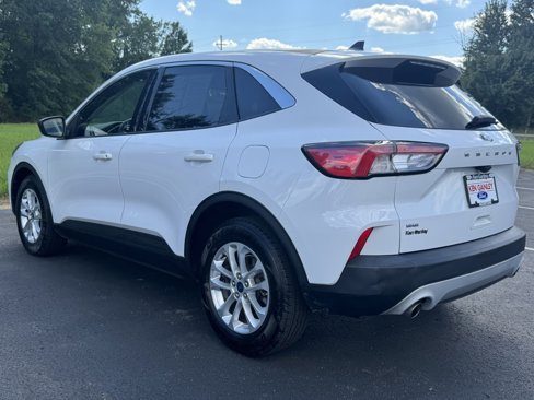 Certified 2022 Ford Escape SE image 9