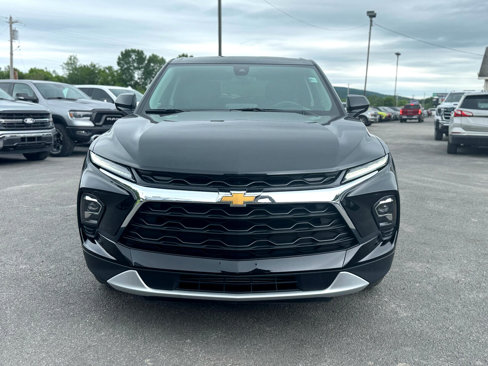 Used 2025 Chevrolet Blazer LT image 2