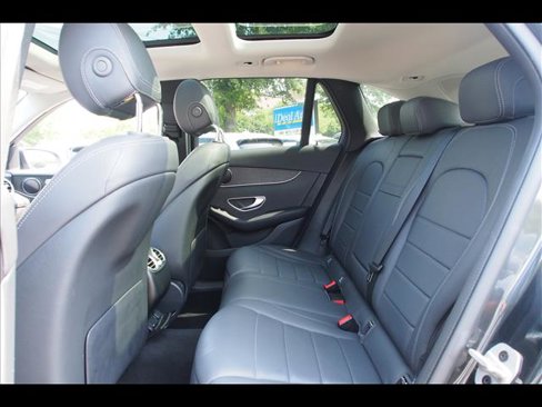 Used 2021 Mercedes-Benz GLC 300 4MATIC image 20