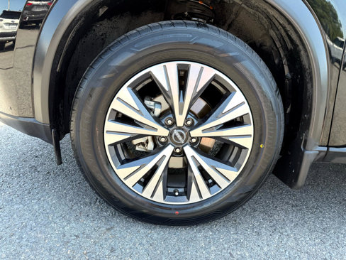 Used 2023 Nissan Rogue SV image 41