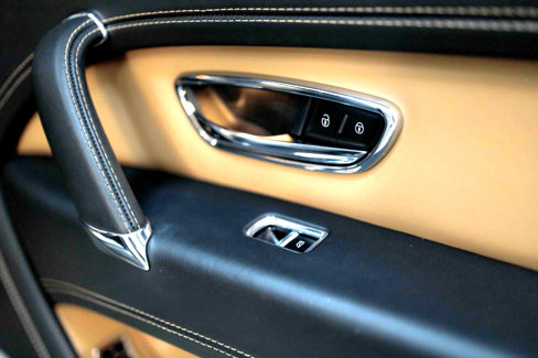 Used 2018 Bentley Bentayga image 75
