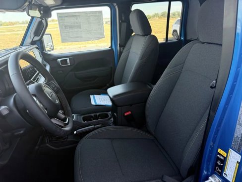 Used 2024 Jeep Gladiator Sport image 13