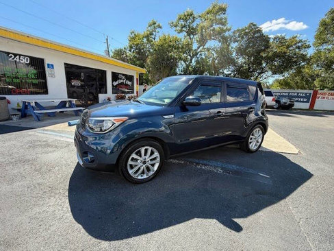 Used 2018 Kia Soul + image 2