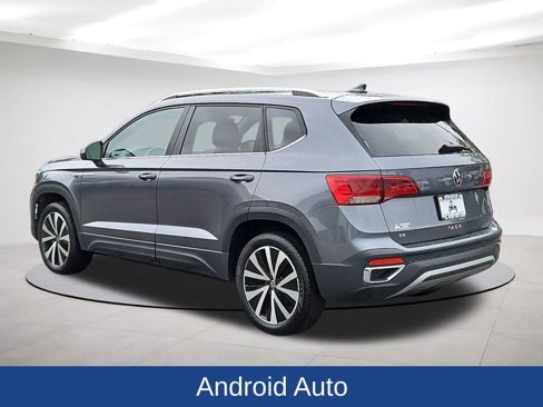 Used 2024 Volkswagen Taos SE image 5