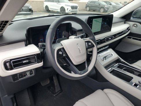 New 2025 Lincoln Aviator Reserve w/ Equipment Group 201A image 13