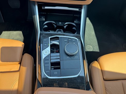 Used 2023 BMW 330i Sedan w/ Driving Assistance Package image 14