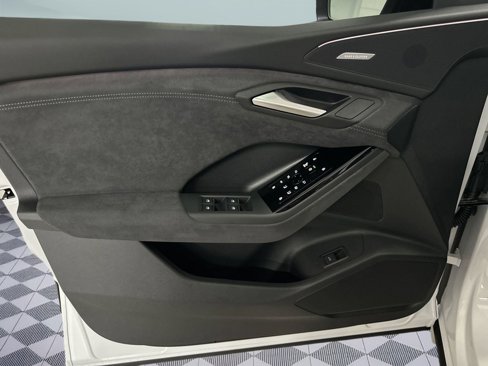 New 2025 Audi SQ6 e-tron Prestige image 24