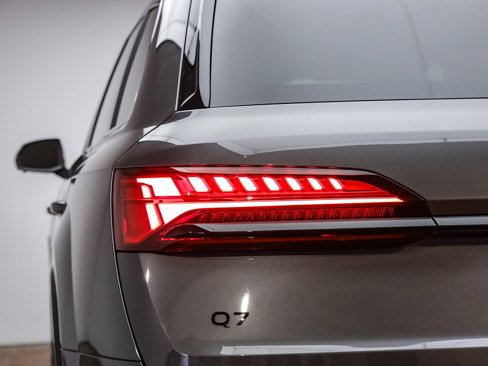 New 2025 Audi Q7 3.0T Prestige image 11
