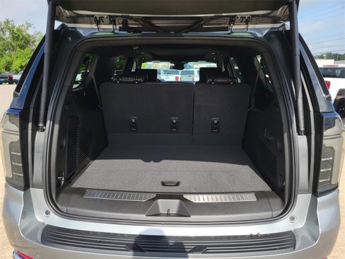 New 2025 Chevrolet Suburban Premier image 7