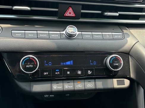 Certified 2024 Hyundai Elantra SEL image 24