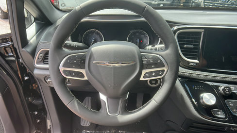 New 2025 Chrysler Pacifica Select image 23