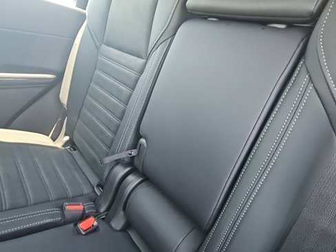 New 2025 Mitsubishi Outlander SE image 39