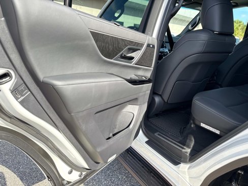 New 2025 Lexus LX 600 4WD w/ Luxury Package image 12