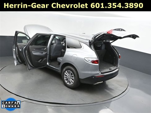 Used 2024 Buick Enclave Premium image 2