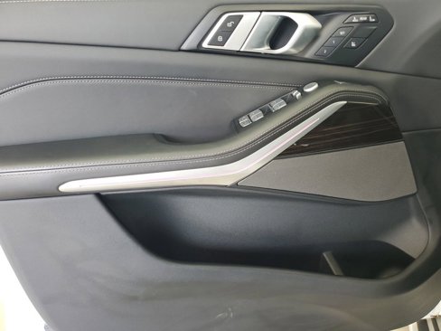 Used 2025 BMW X7 xDrive40i image 22