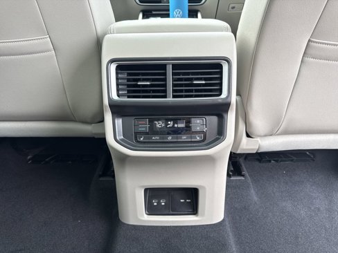 New 2025 Volkswagen Atlas SEL Premium R-Line image 24