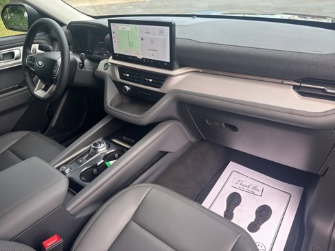 New 2025 Ford Explorer Active image 19
