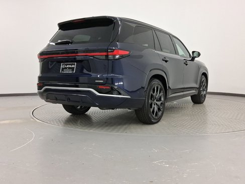 New 2025 Lexus TX 500h AWD image 9