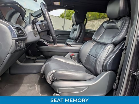 Certified 2024 Lincoln Navigator L 4WD image 13