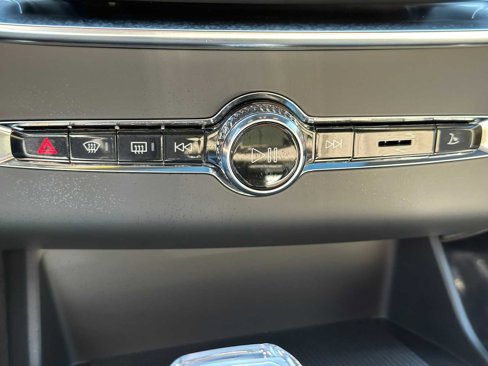 New 2026 Volvo XC90 B6 Plus w/ Protection Package Premier image 34