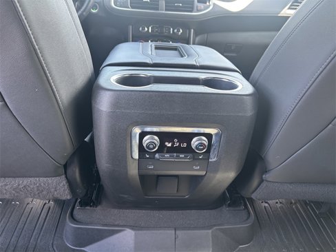 Used 2022 GMC Yukon AT4 image 28