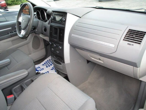 Used 2010 Dodge Grand Caravan SE w/ Climate Group image 26