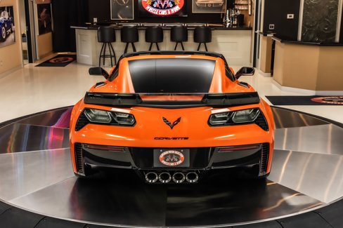 Used 2019 Chevrolet Corvette Z06 w/ Z07 Performance Package image 16